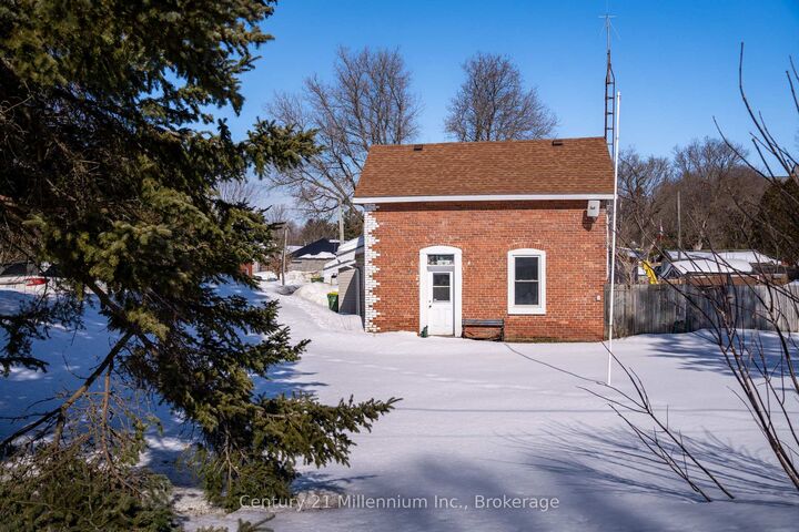 Property Photo:  15 Ellen Street  ON N0C 1E0 