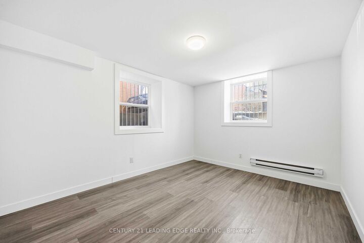 Property Photo:  1A Leonard Avenue Lower  ON M5T 2P8 