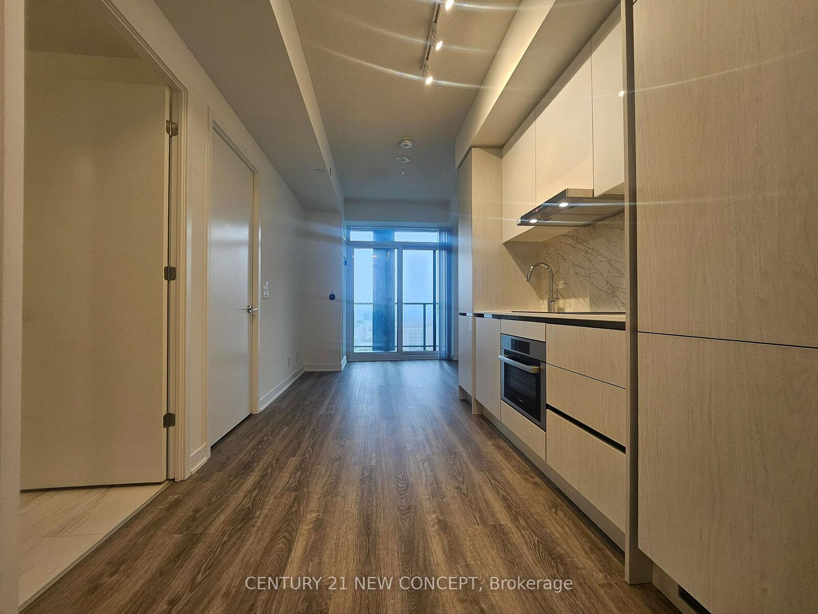 Property Photo:  180 Front Street E 2201  ON M5A 0A9 