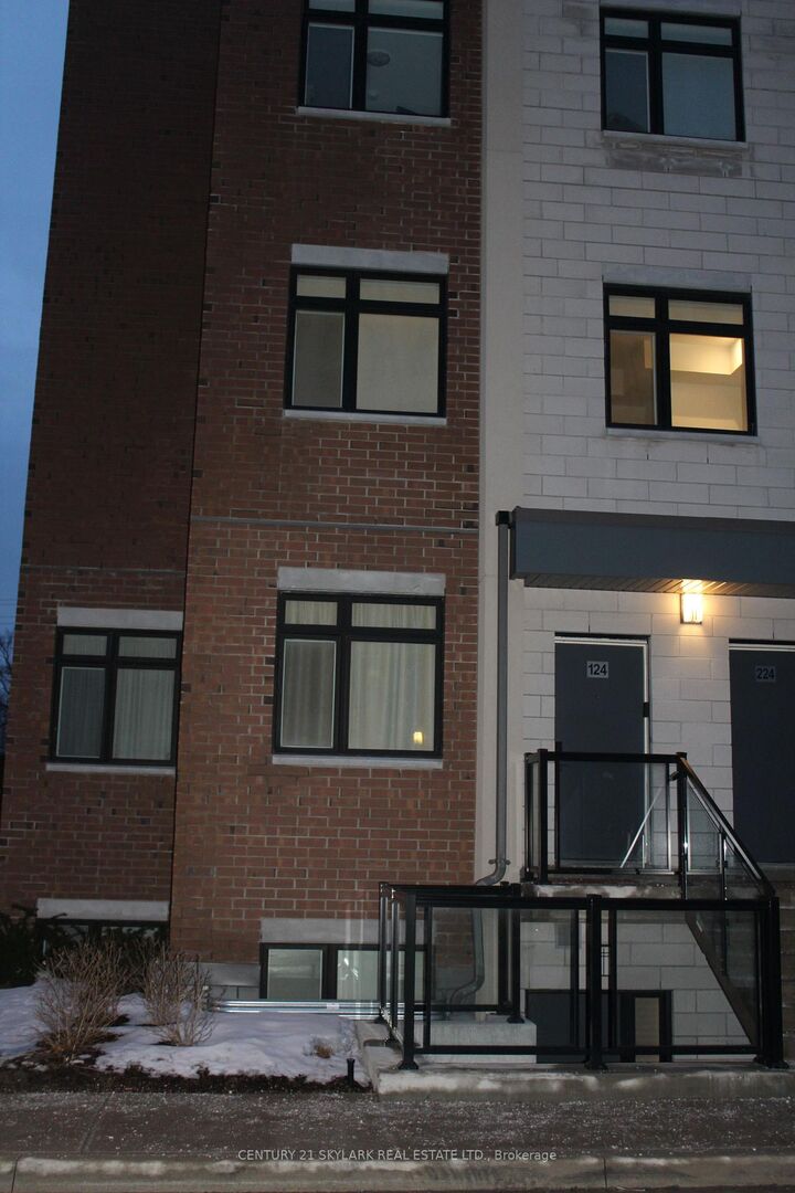 Property Photo: 1070 Douglas McCurdy Common 124 ON L5G 0C6