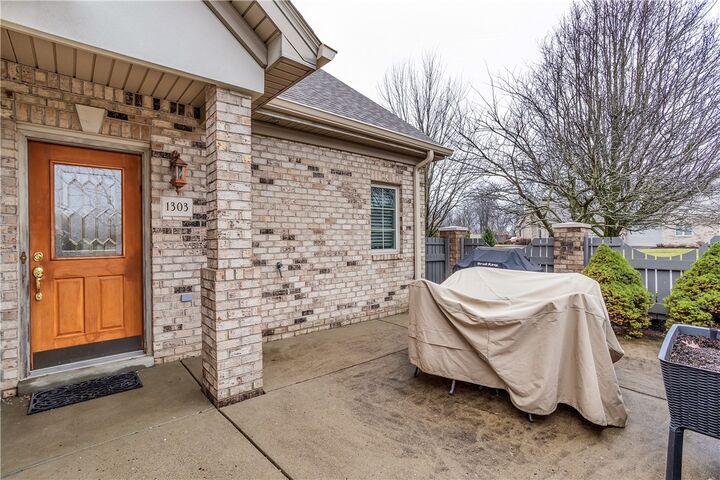 Property Photo:  1303 Cherry Hill Drive  PA 15142 