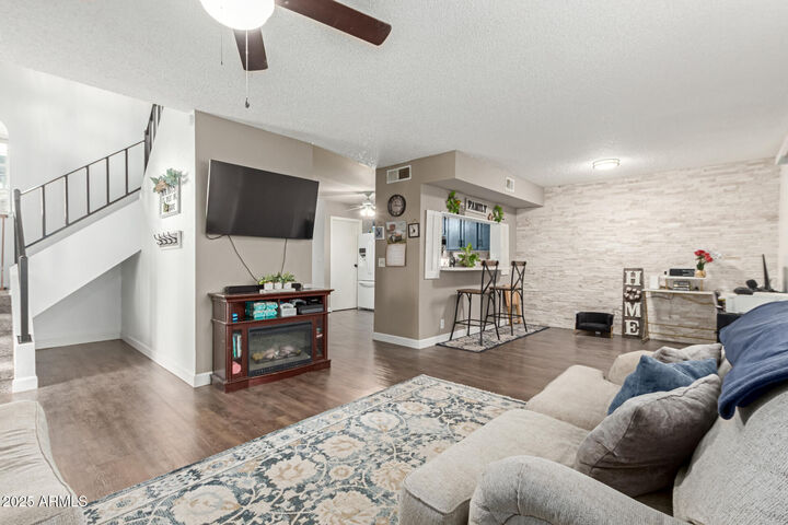 Property Photo: 3732 W Bluefield Avenue AZ 85308