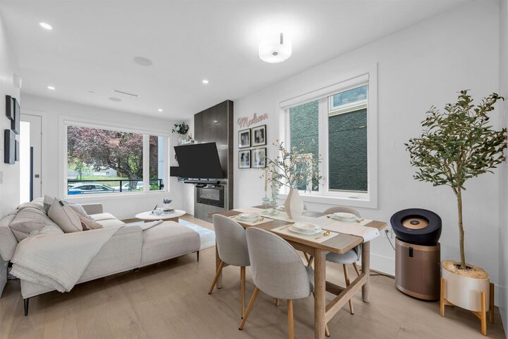 Property Photo: 560 W 63rd Avenue 1 BC V6P 2G8