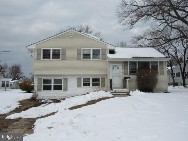 Property Photo: 11 Pleasant Valley Drive NJ 08096