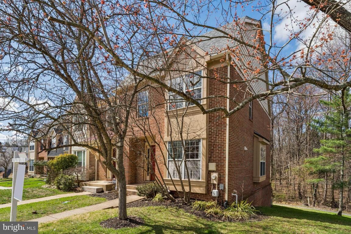 Property Photo: 9102 Erfurt Court MD 20708