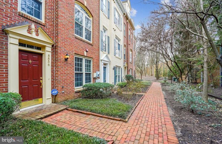 Property Photo:  8856 Mansion View Court  VA 22182 