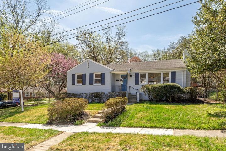 Property Photo: 407 Hinsdale Court MD 20901