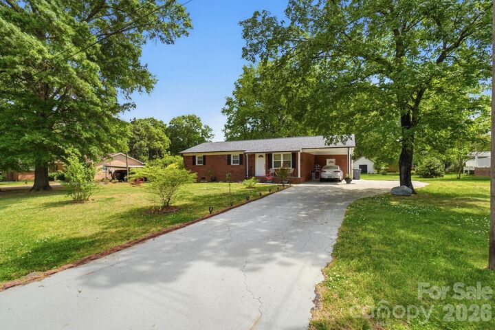 Property Photo:  324 Autumn Drive  NC 28075 