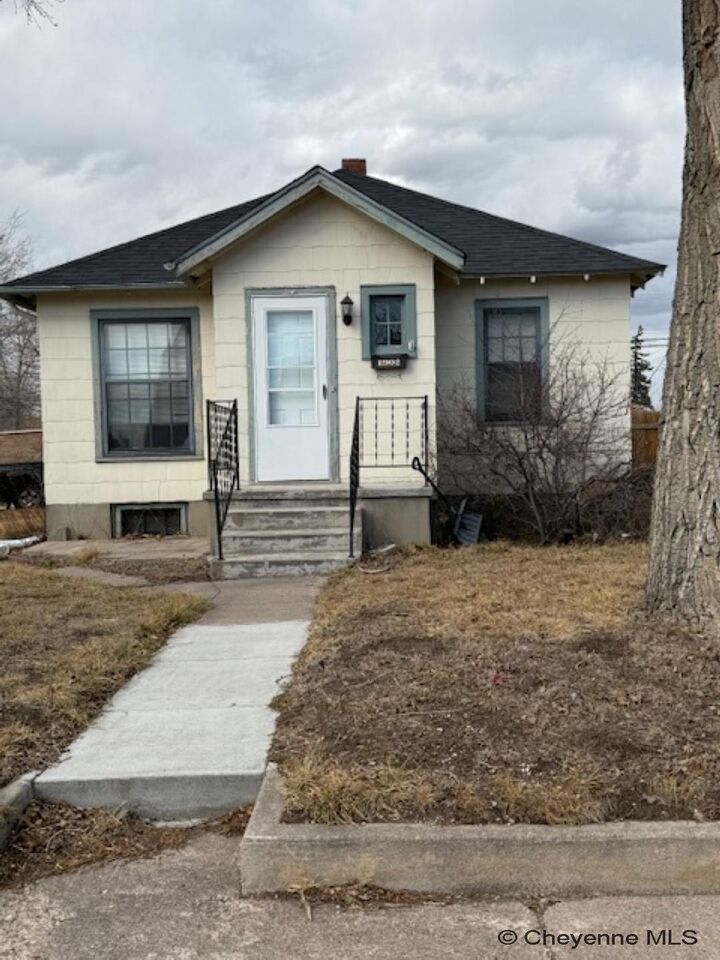 Property Photo: 1902 Cheyenne Pl WY 82001