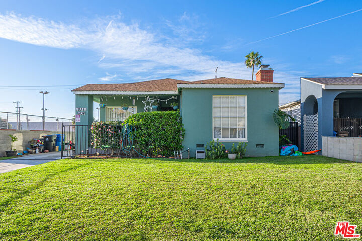 Property Photo:  1834 W 87th St  CA 90047 