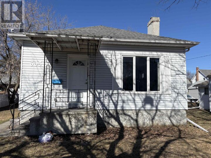 Photo de la propriété:  605 Crowe Ave  ON P9A 2L5 