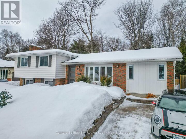 Property Photo:  372 Camelot Drive  ON P1A 3K7 