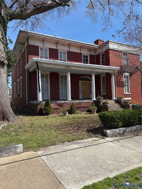 Property Photo:  115 S Market Street  VA 23803 