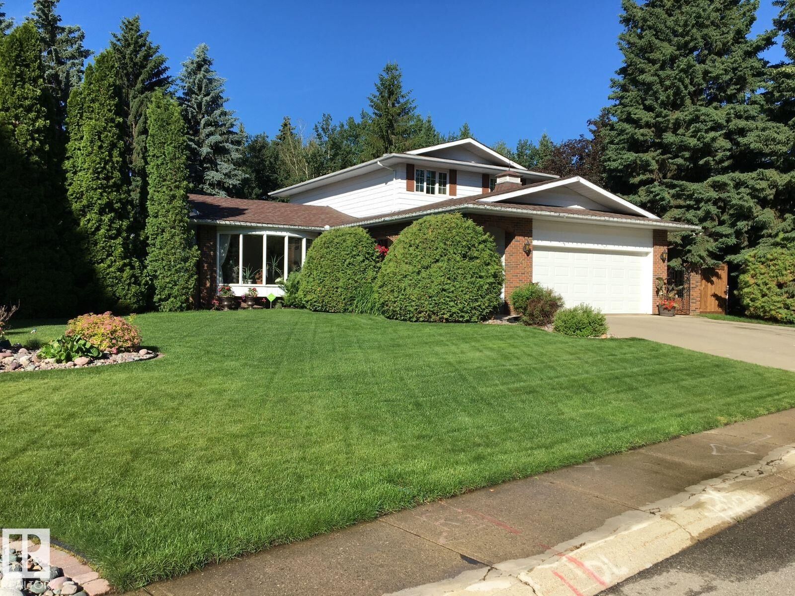 Property Photo:  206 Wolf Willow Crescent NW  AB T5T 1T2 