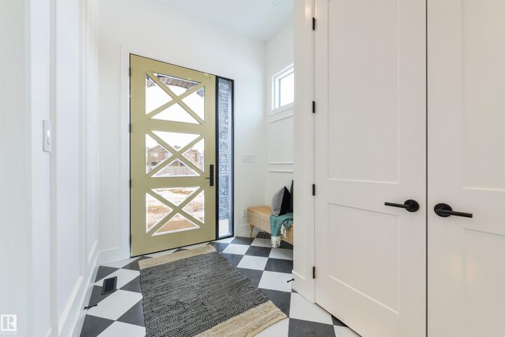 Property Photo:  4116 Ginsburg Place NW  AB T5T 4V1 