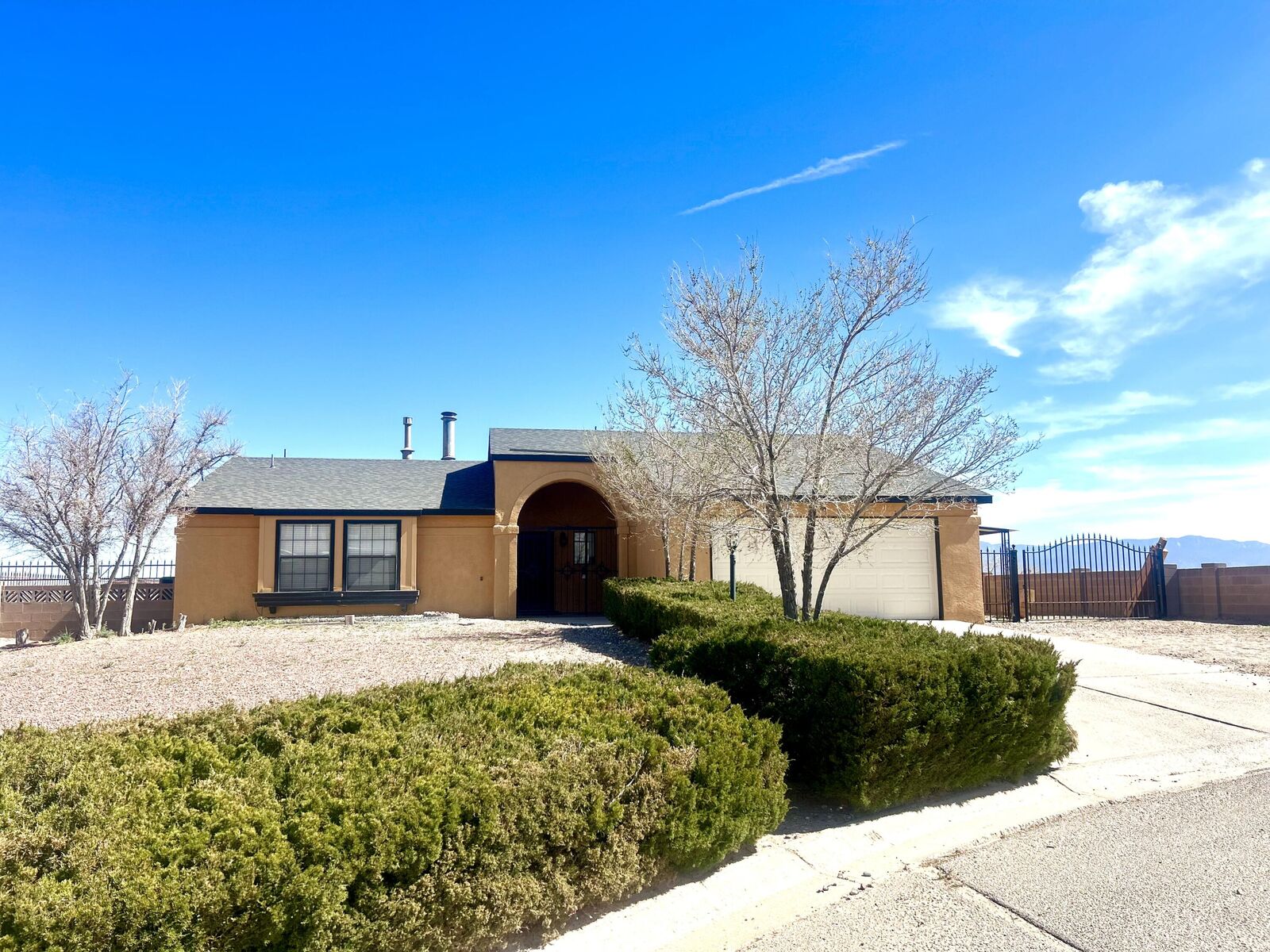 Property Photo:  908 Riva Court NE  NM 87124 