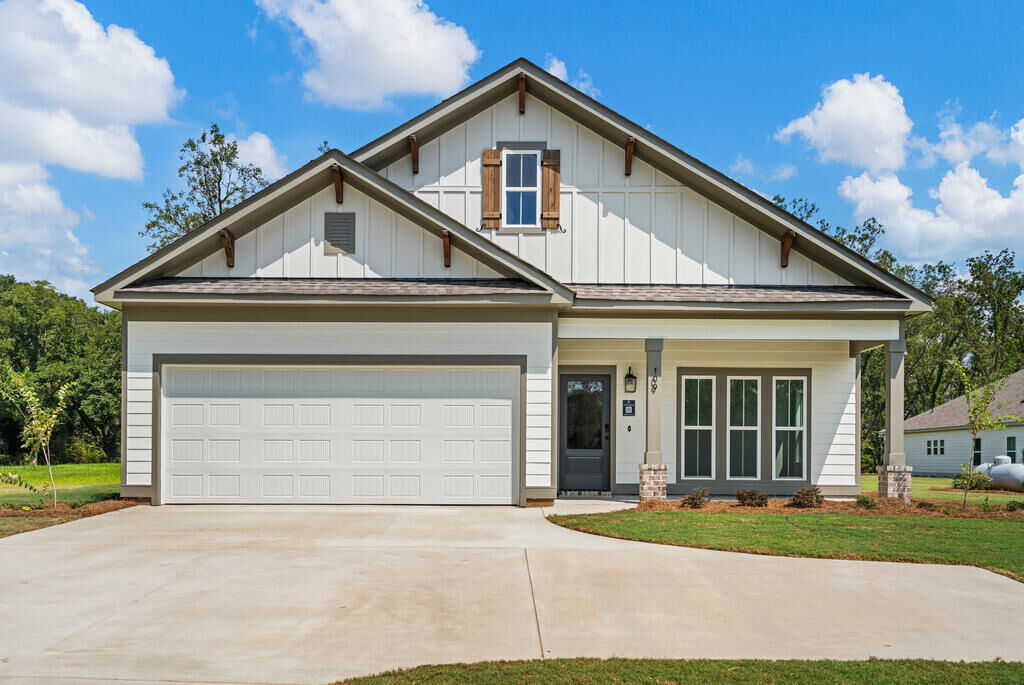 Property Photo: 109 Chinaberry Street GA 31826