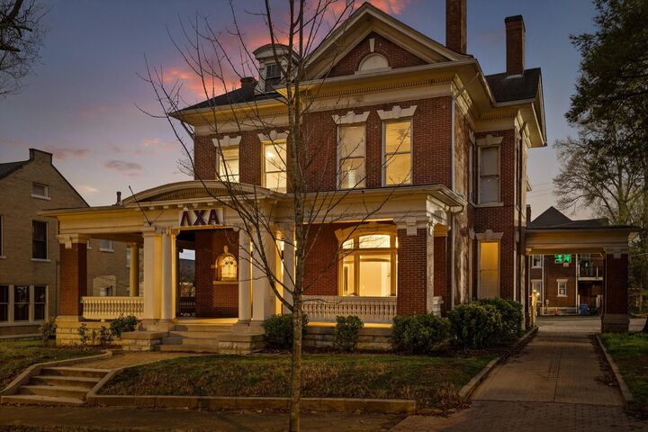 Property Photo:  926 Oak Street  TN 37403 