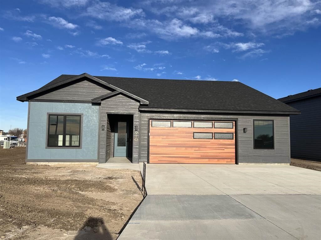 Property Photo: 910 Malgretout Parkway KS 67801