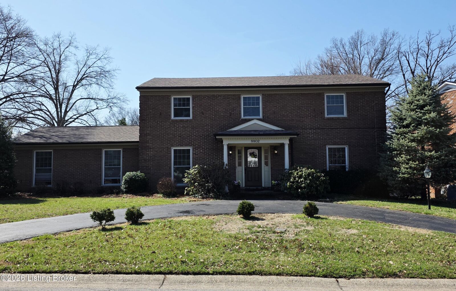 Property Photo:  8802 Nottingham Pkwy  KY 40222 
