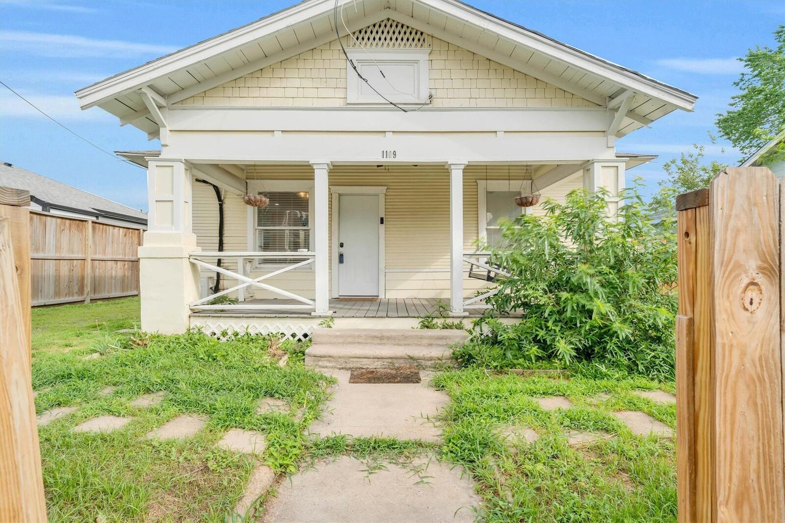Property Photo:  1109 Gargan Street  TX 77009 