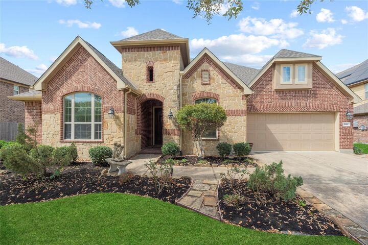 Property Photo:  5811 Green Meadows Lane  TX 77493 