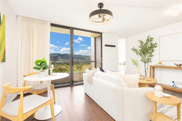 Property Photo:  320 Liliuokalani Avenue 1105  HI 96815 