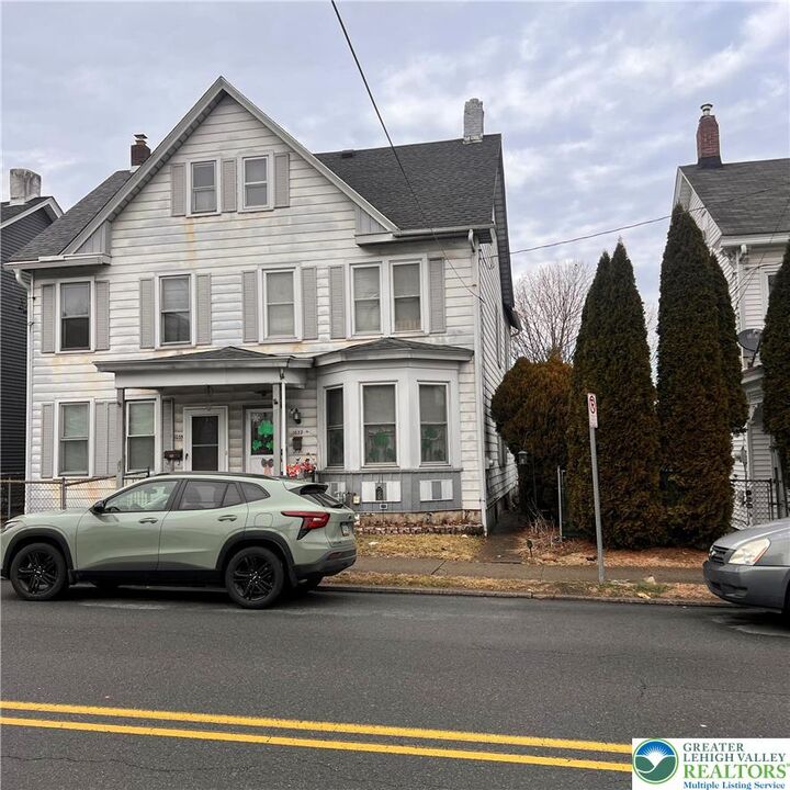 Property Photo:  1033 W Berwick Street  PA 18042 
