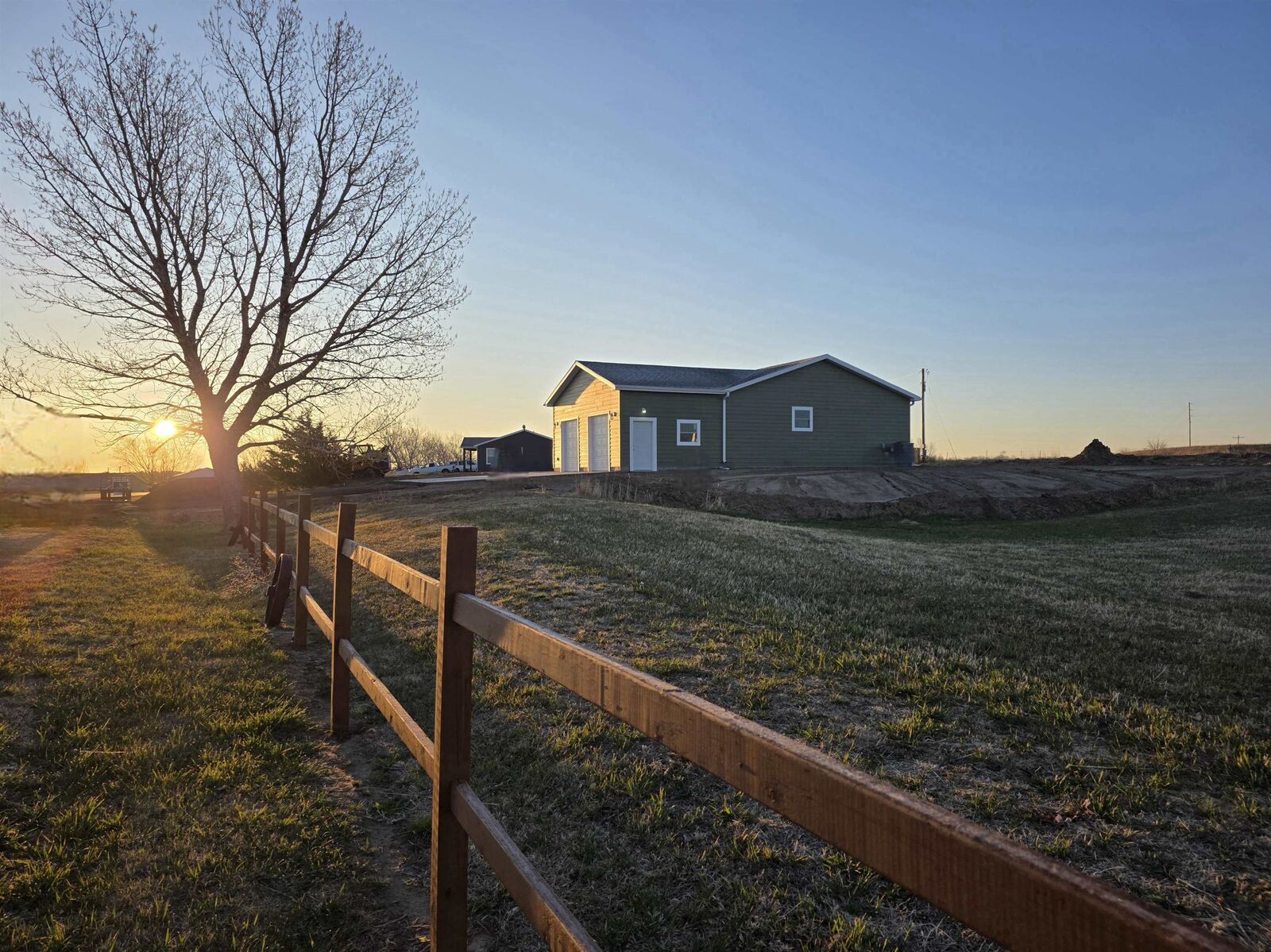 Property Photo:  3884 W Highland Dr  NE 69101 