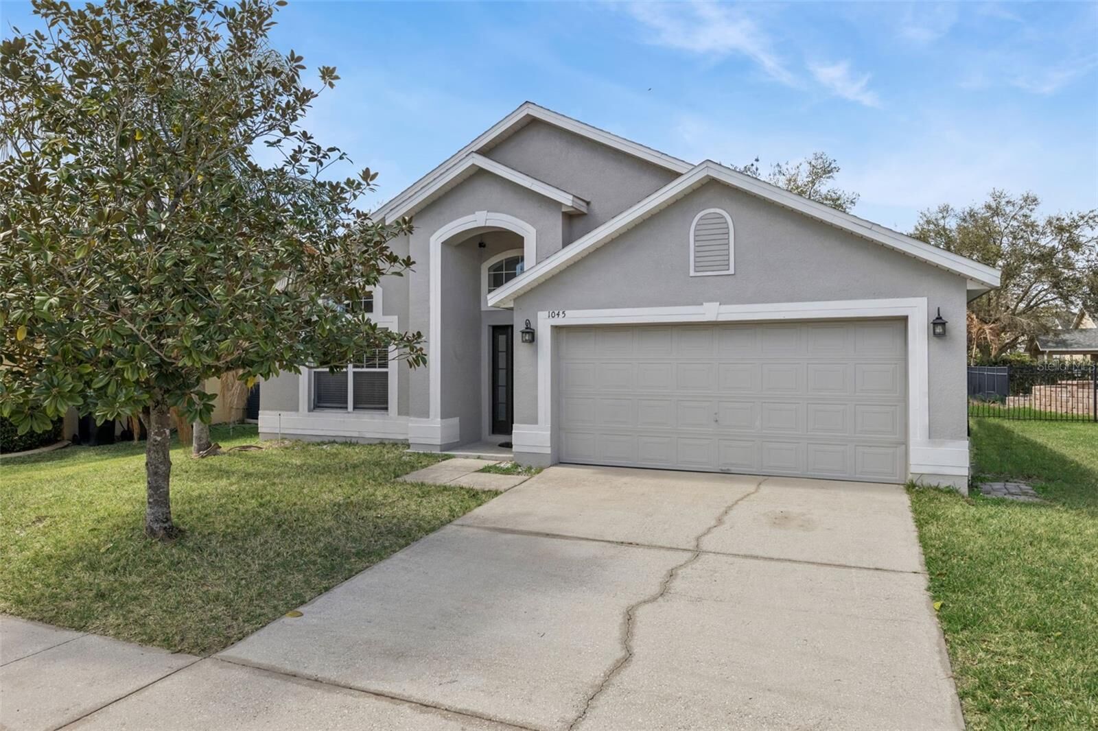 Property Photo:  1045 Willow Branch Drive  FL 32828 