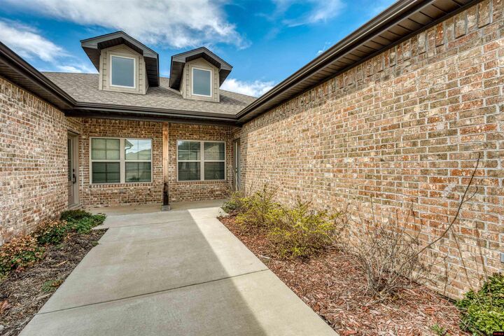 Property Photo:  212 Turnberry Court  AR 72653 