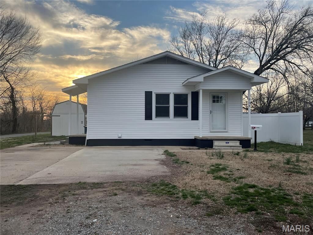 Property Photo:  908 Millar Street  MO 63845 