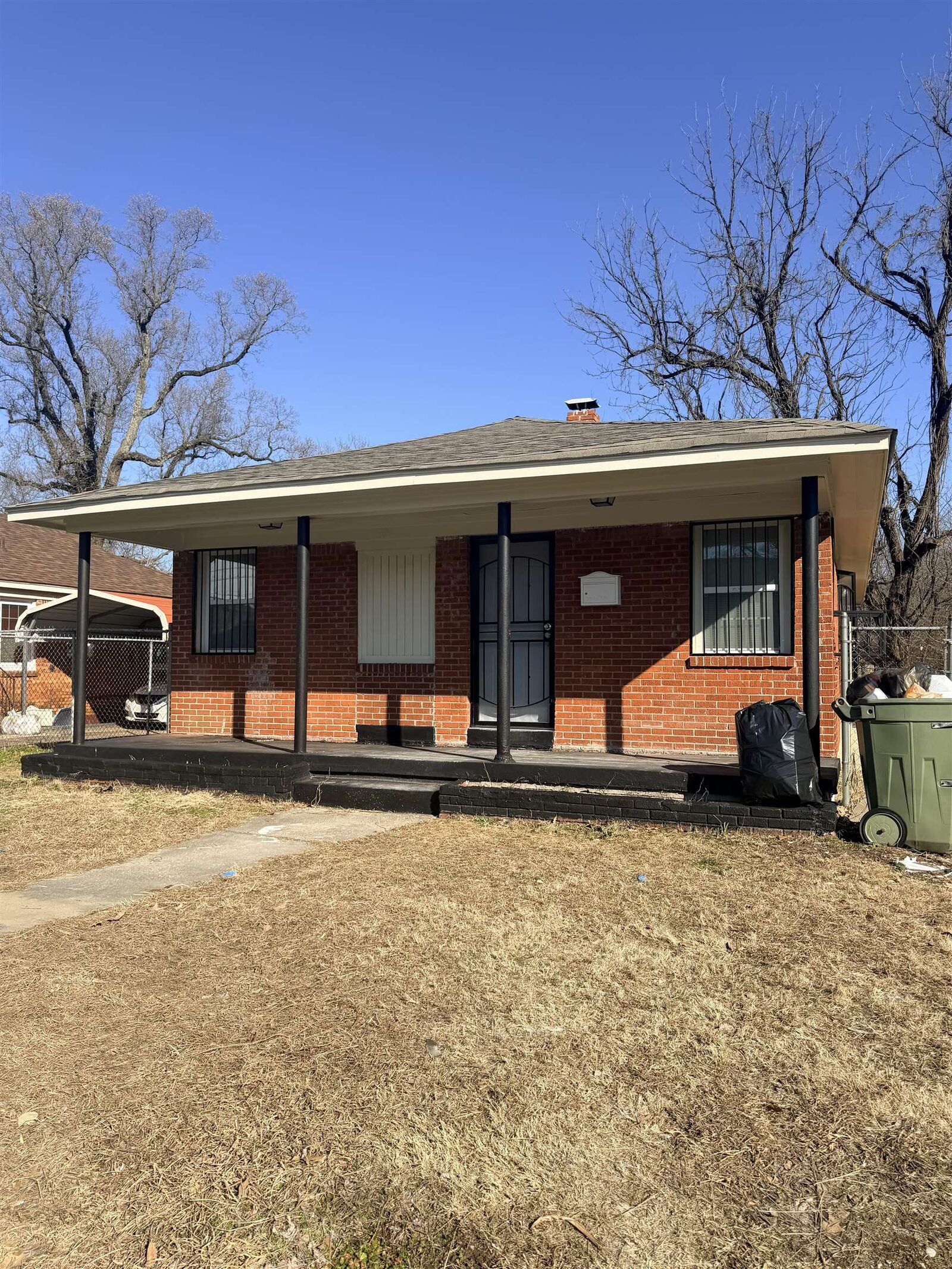 Property Photo:  1304 Oak St  TN 38106 