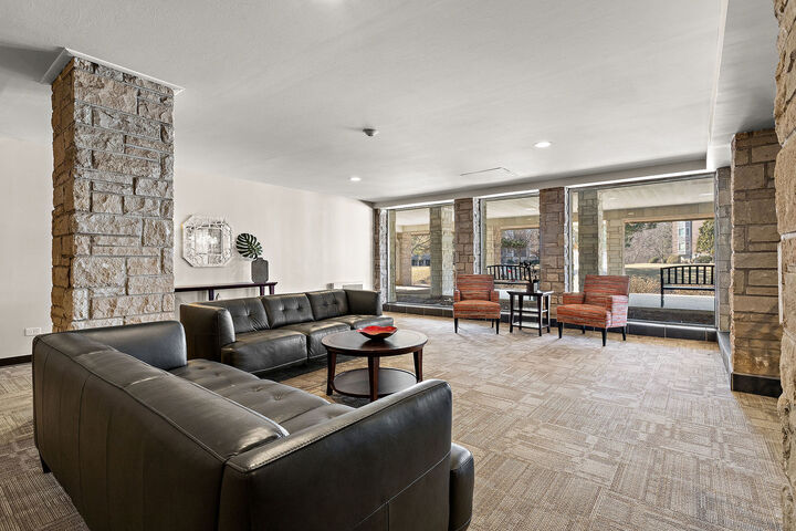 Property Photo:  2500 Archbury Lane 1A  IL 60068 