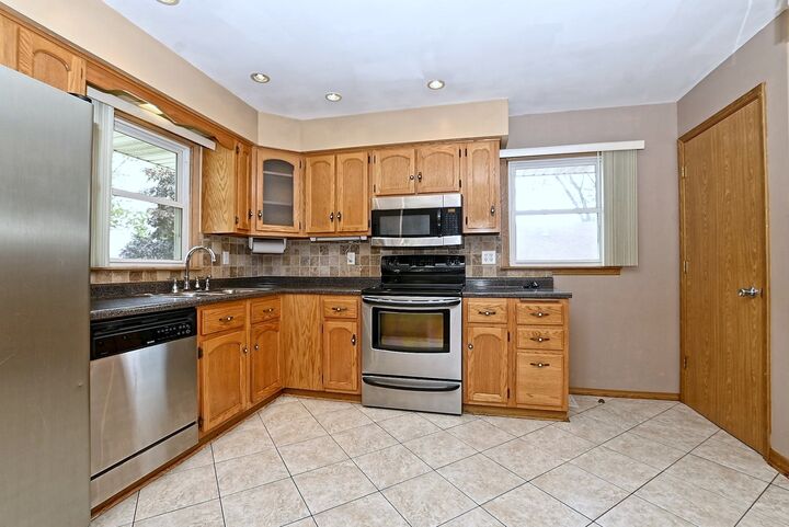 Property Photo:  9416 S 80th Court  IL 60457 