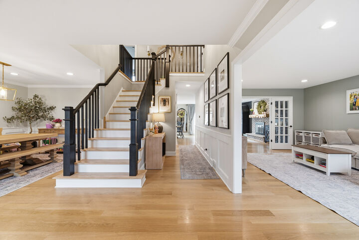 Property Photo:  657 W Revere Lane  IL 60067 