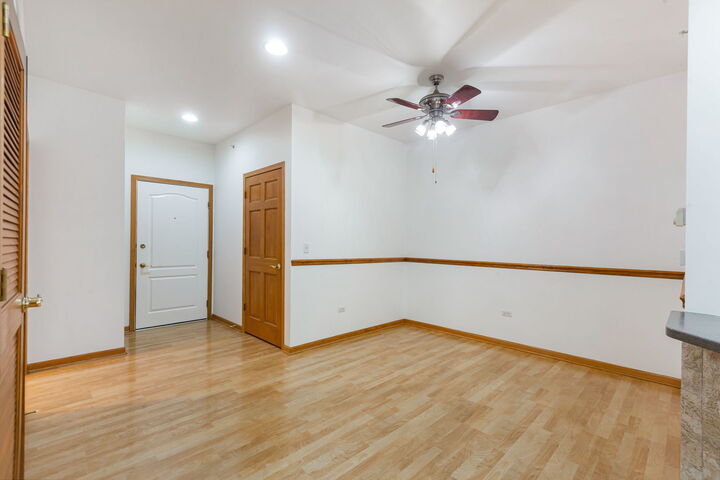 Property Photo:  1259 Lake Street 203  IL 60101 