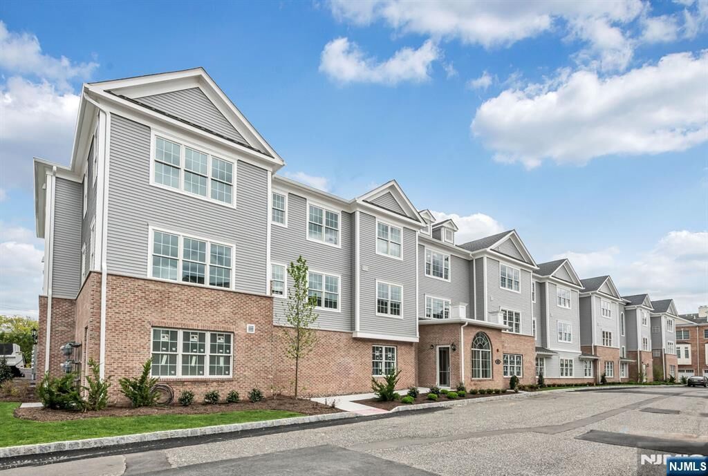 Property Photo:  5201 Rio Vista Lane  NJ 07647 