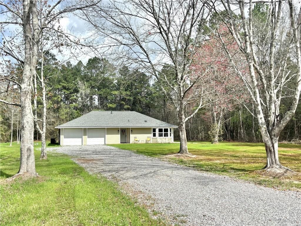 Property Photo:  37545 Pine Street Extension Street  LA 70452 