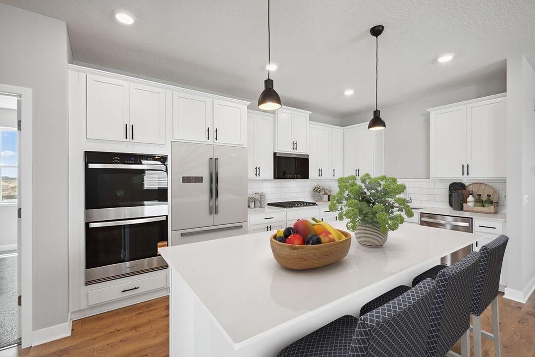 Property Photo:  895 Laurel Court  MN 55318 