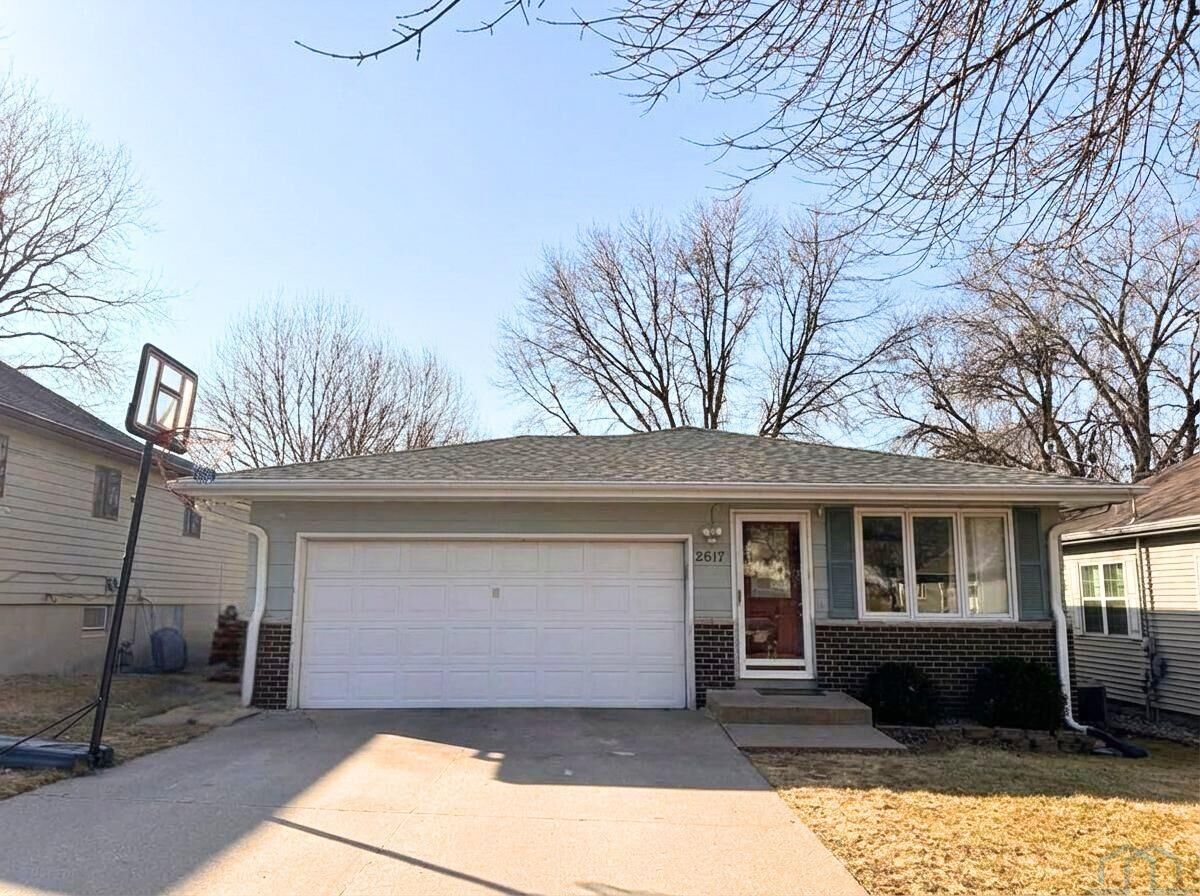 Property Photo:  2617 S Cleveland Street  IA 51106 