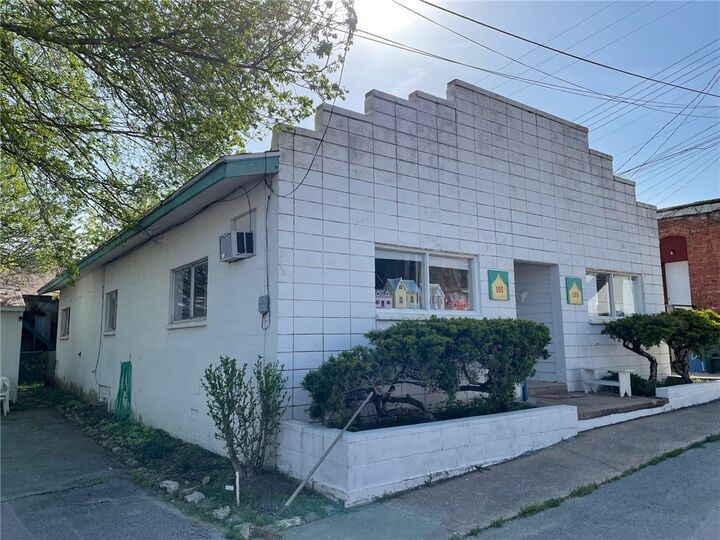 Property Photo: 105 Hubbert Street AR 72616