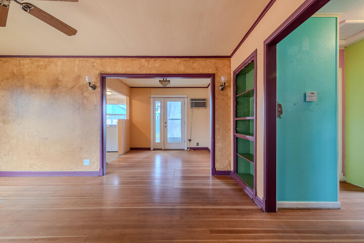 Property Photo:  915 Kenyon Street  OR 97501 