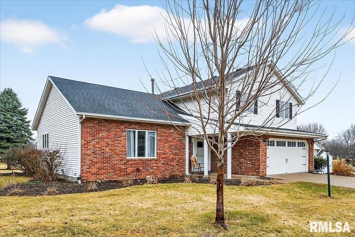 Property Photo: 1009 Highland Court IL 61548