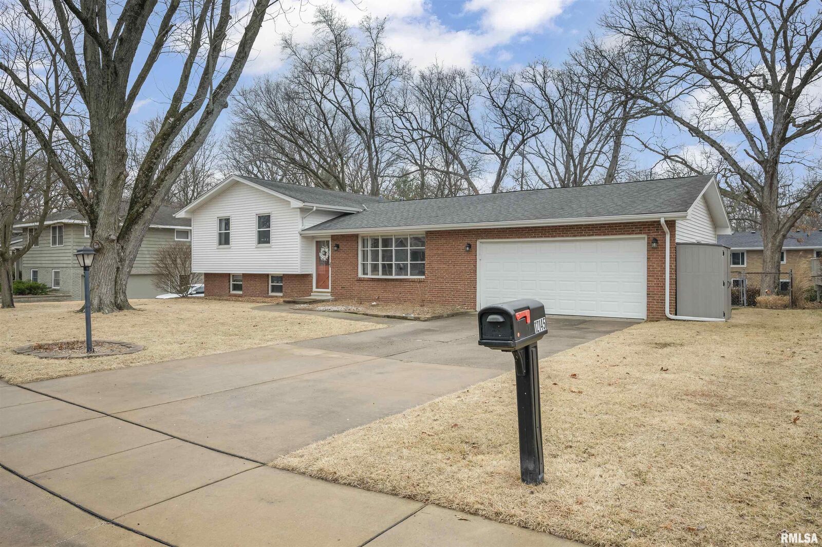 Property Photo: 12145 N Whispering Woods Drive IL 61525