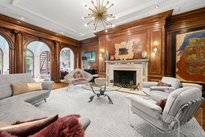 Property Photo:  260 Beacon 4  MA 02116 