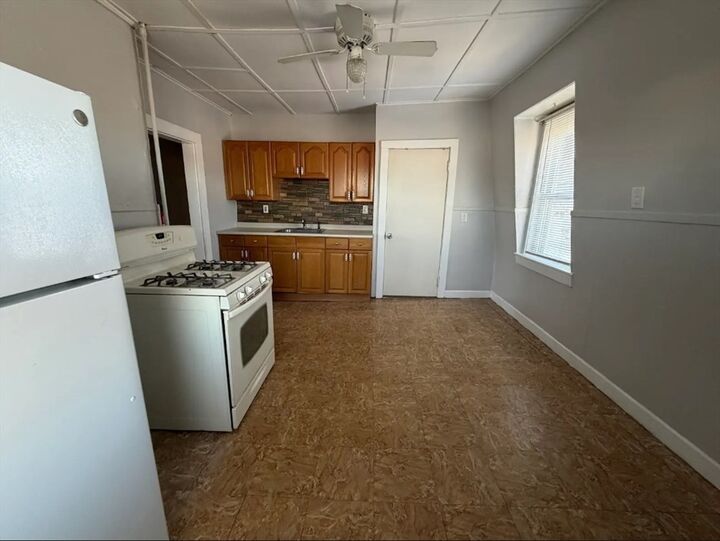 Property Photo:  127 Court Street 3  MA 02360 