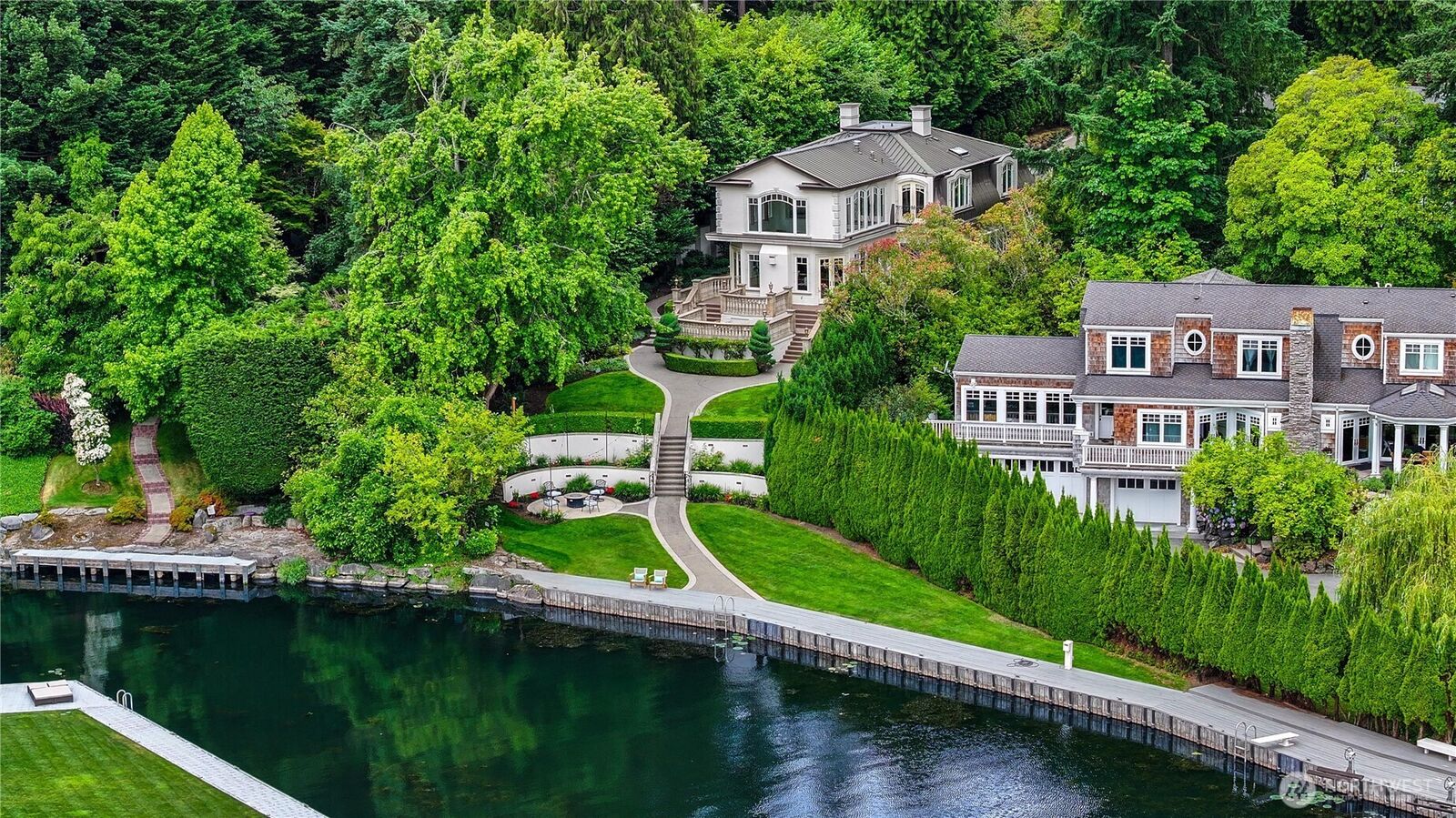 Property Photo: 3210 Hunts Point Road WA 98004