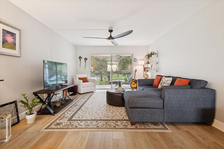 Property Photo:  2202 Lucaya Bend L2  FL 33066 