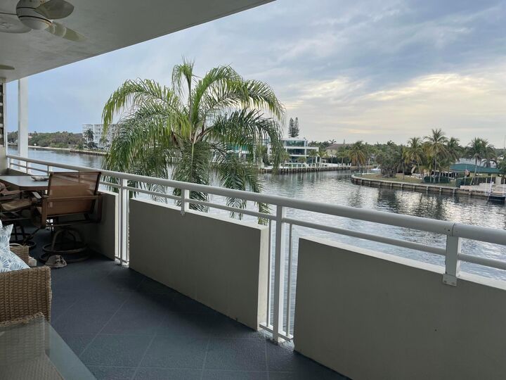Property Photo:  1198 Hillsboro Mile 302  FL 33062 